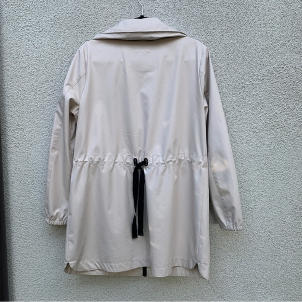 SOLD- bernardo women light raincoat jacket - Picture 6 of 9